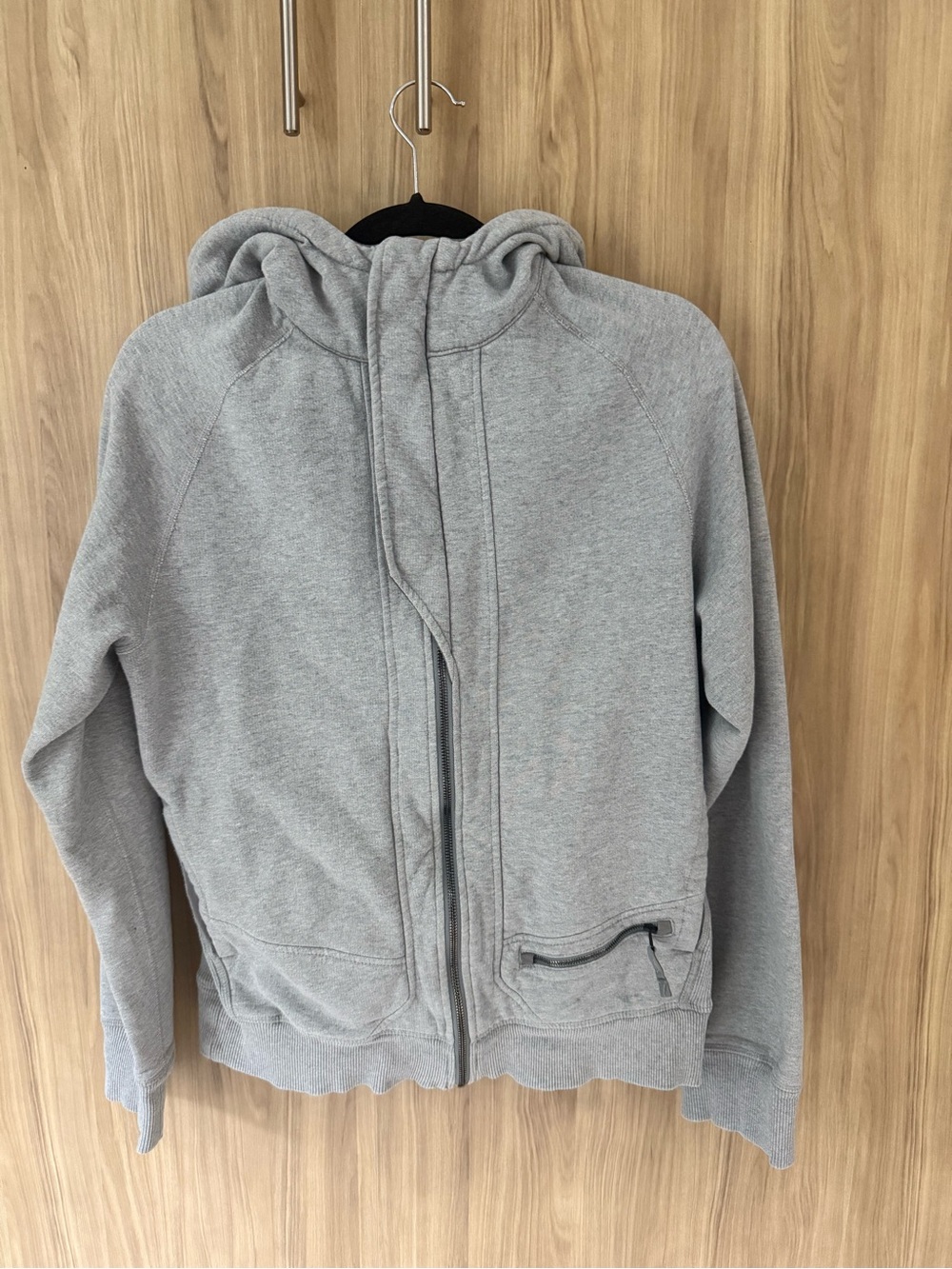 lululemon athletica Light Grey Hooded Men’s Med